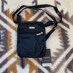 Baggallini special edition small wallet bag